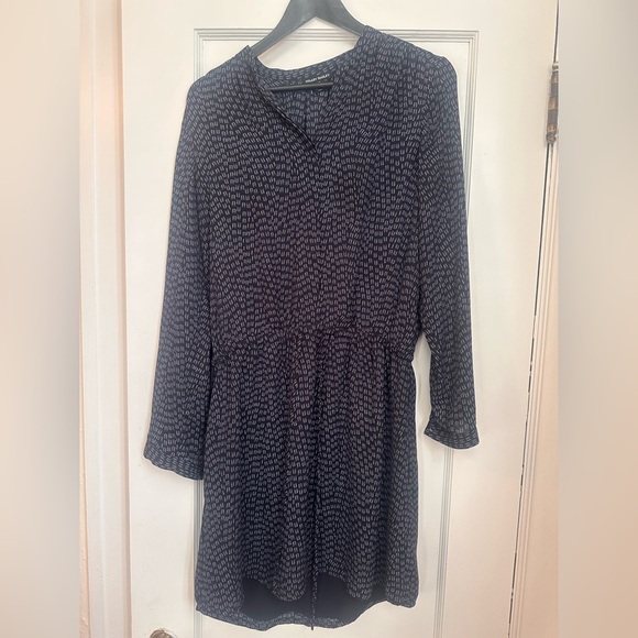 The Hilary Radley Long Sleeve Short Drawstring Dress (M) - Picture 1 of 3